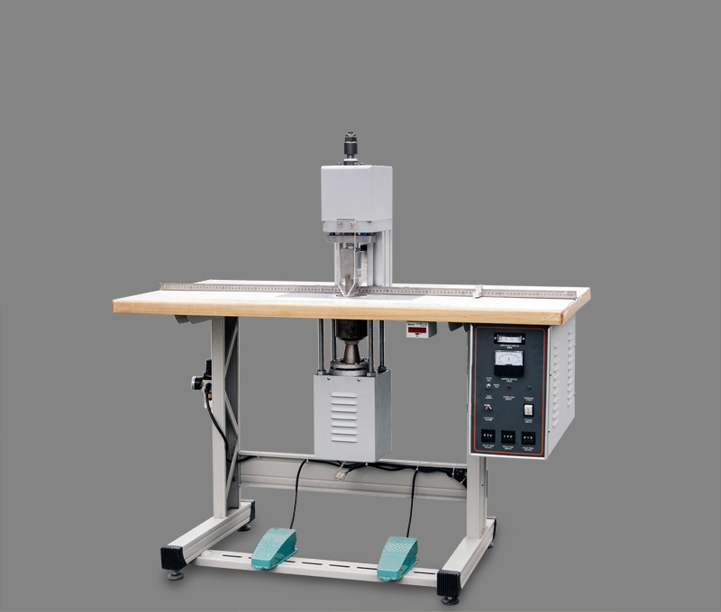 Ultrasonic elastic tape cutting machine