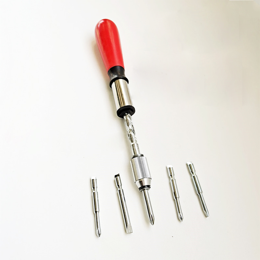 Semi-automatic screwdriver